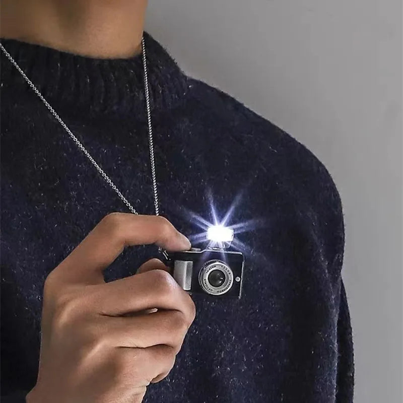 Fashion Flash Light Camera Necklace for Women Man Punk Long Chain Necklace Vintage Camera Pendant Necklaces Party Jewelry