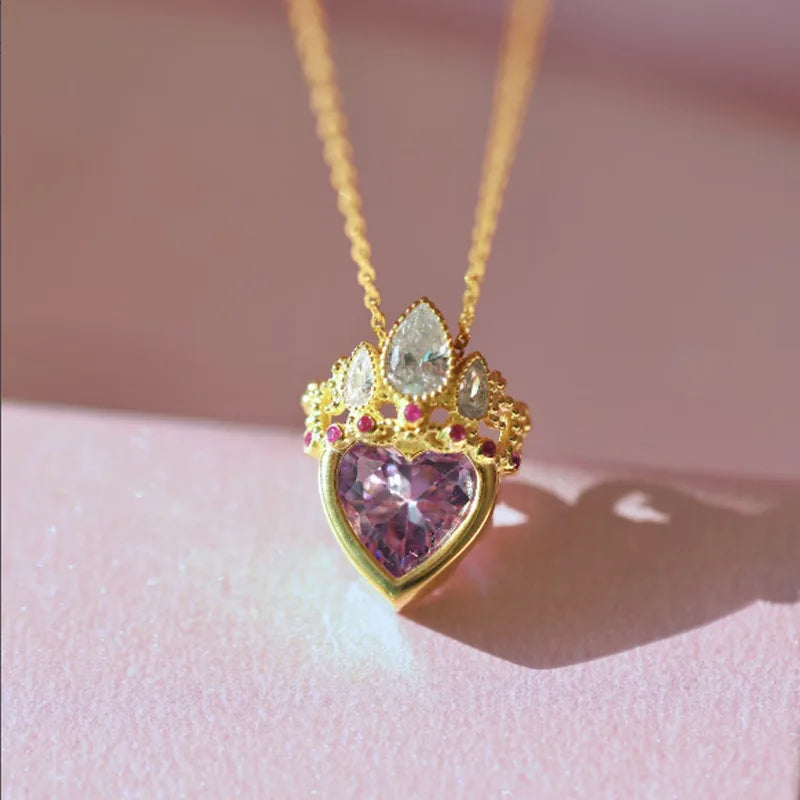 Pink Heart-Shaped Crown Necklace; Fashionable Pendant Necklace for Women, Suitable for Everyday Wear, Parties, and as a Gift.