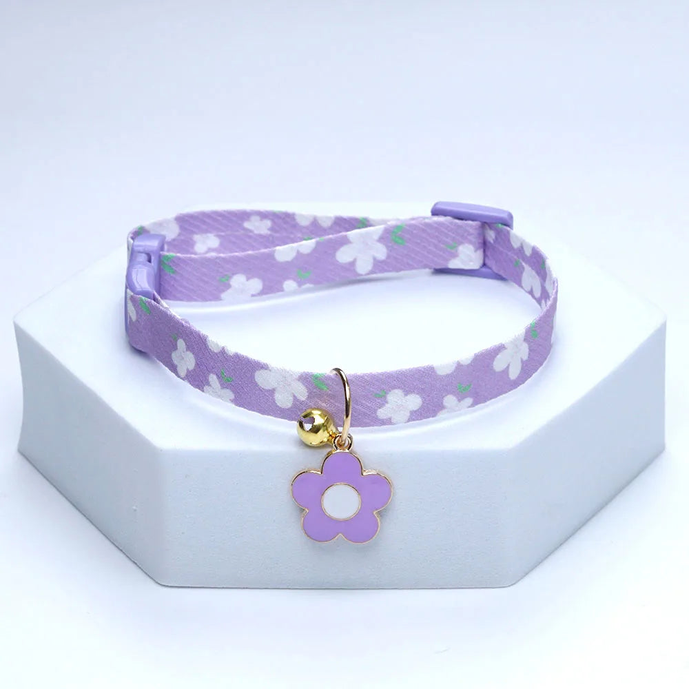 New Kawaii Cat Collar with Bell Cute Necklace for Small Dog Pet Flower Necklace Adjustable Kitten Neck Collar Cat Accessories